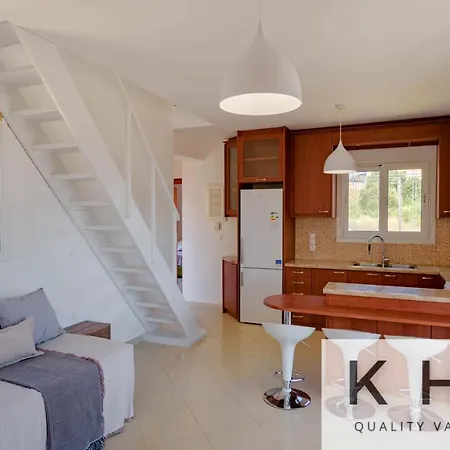 Top Floor Loft With Sea View & Large Balconies! Apartmán *