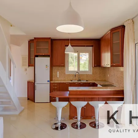 Top Floor Loft With Sea View & Large Balconies! Apartmán *