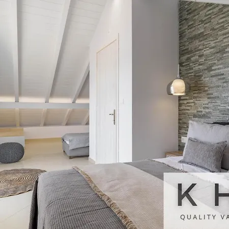 Top Floor Loft With Sea View & Large Balconies! Lejlighed *
