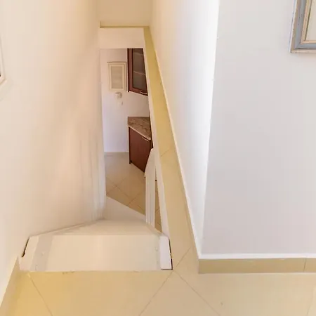 Top Floor Loft With Sea View & Large Balconies! شقة أرغوستولي