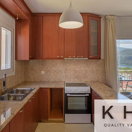 Top Floor Loft With Sea View & Large Balconies! أرغوستولي